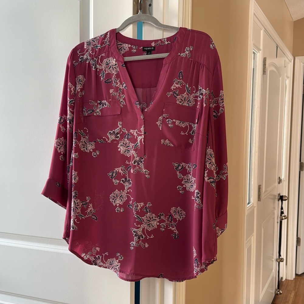 TORRID 3/4 Length Blouse Mauve Floral